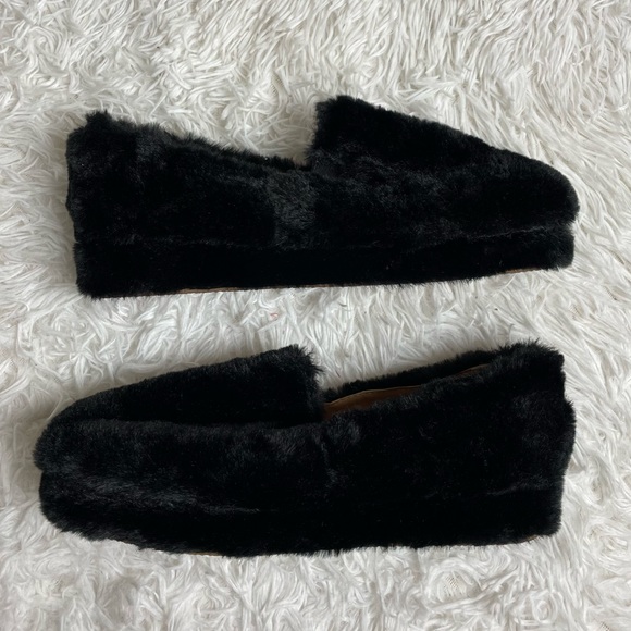 Black Dark Sleeping Pixie Fuzzy Slippers Dolls Kill - Picture 4 of 7